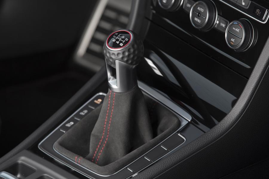  Volkswagen Golf GTi Clubsport Edition 40 2016 года  (фото 14 из 15)